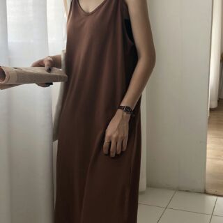 Váy liền hai dây cổ V dáng dài