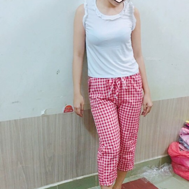 Ai có nhu cầu mua sỉ quần áo giá tốt ,cứ liên hệ e nhé. Em bán xuống xác luôn nè. Em còn lô khoảng 200 cái lộn xộn