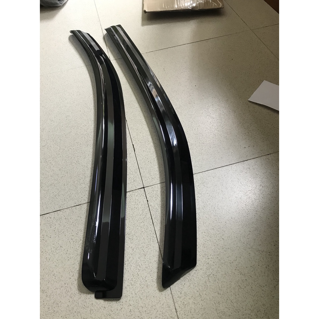 Bộ 2 chiếc vè mưa đen Hyundai Starex các đời 2007 đến 2019