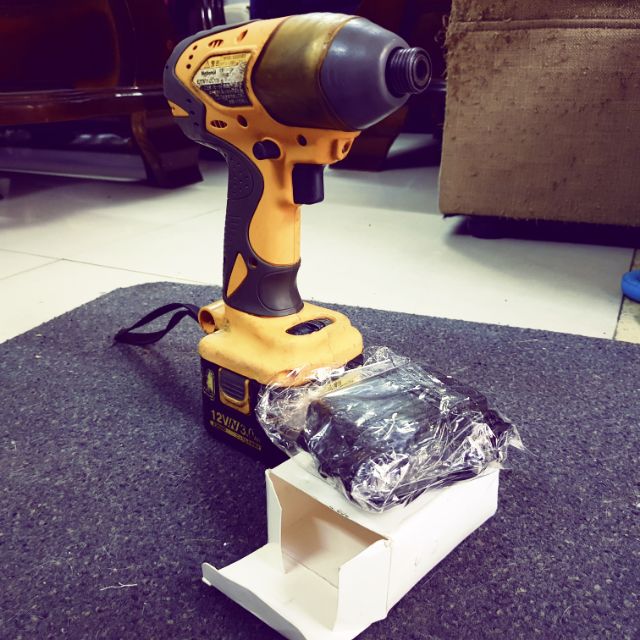 Máy bắn vít Nhật EZT611