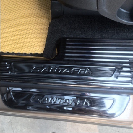 Ốp bậc cửa, Nẹp bước chân trong, ngoài xe HUYNDAI SANTAFE 2019 2020 2021 2022, chất liệu titan