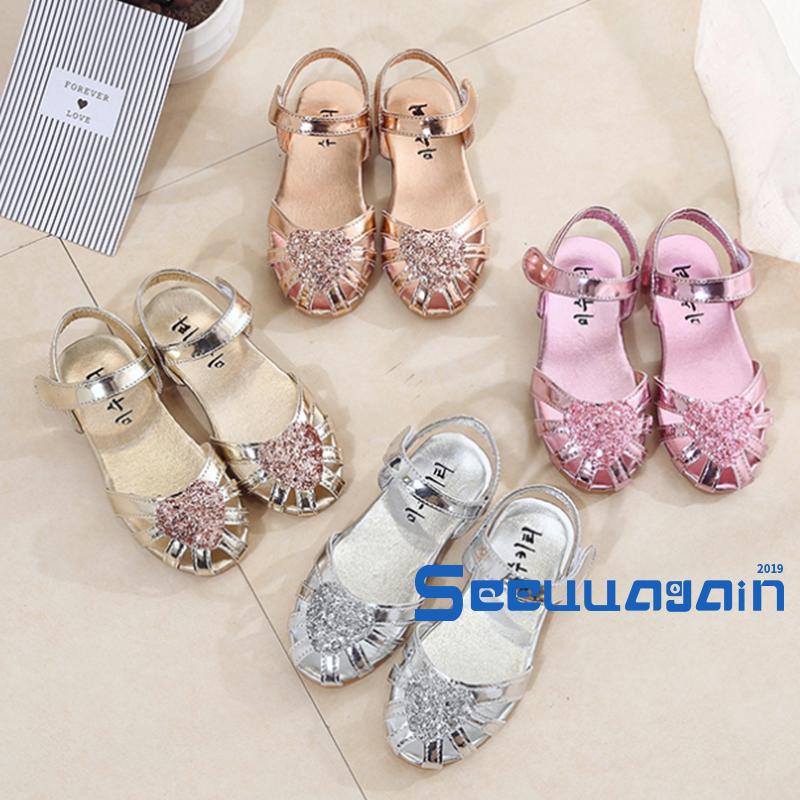 Giày sandal kiểu trái tim dễ thương cho bé gái