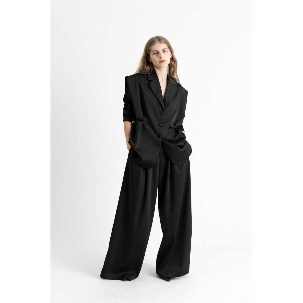 Áo khoác nữ lụa màu đen Margaret Vest | BigBuy360 - bigbuy360.vn