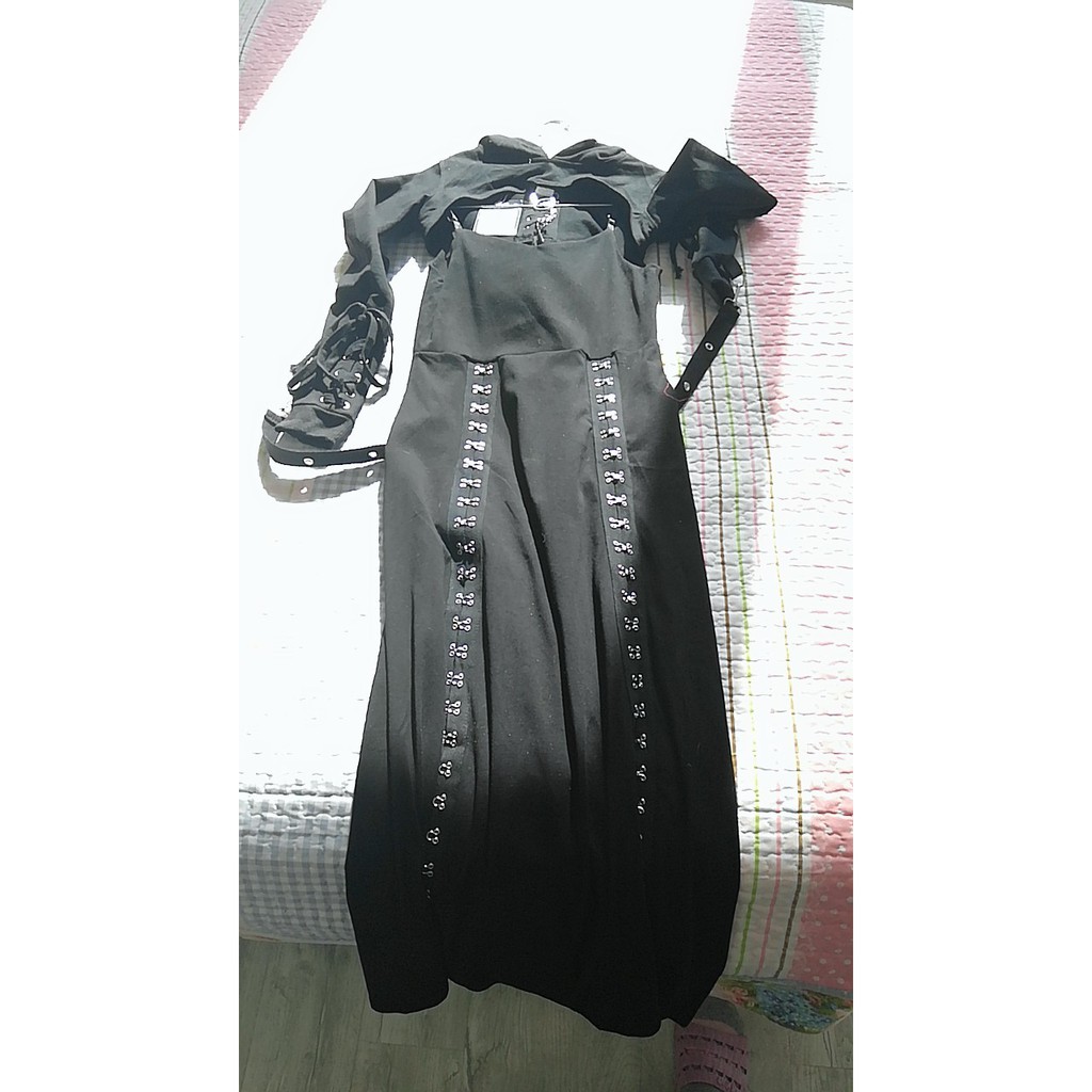 Set đầm đen + hoodie croptop ulzzang dài 2 dây xẻ tà móc kim loại cá tính độc chất lạ full black