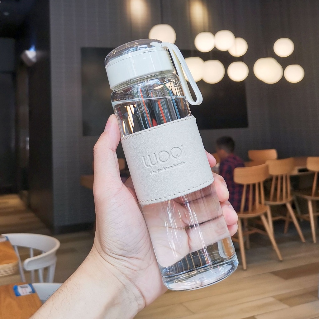 Bình nước cầm tay có quai xách
