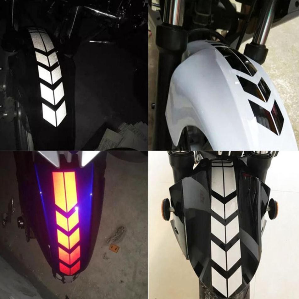 Miếng dán phản quang hình mũi tên dùng để trang trí xe mô tô