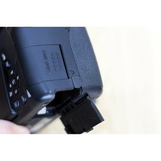 cao su cạnh nắp pin Canon