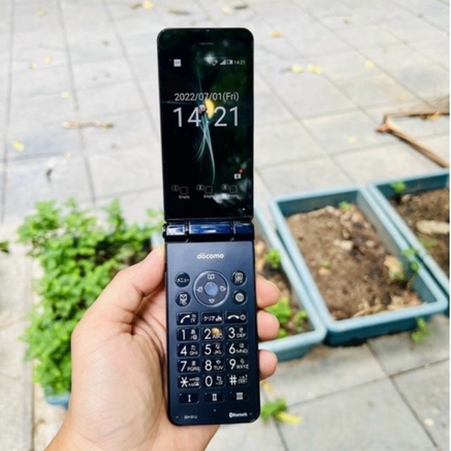 điện thoại sharp nắp gập sh01J