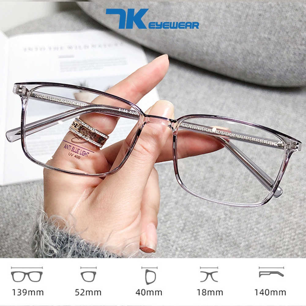Kính cận có độ sẵn 0 - 6 độ nam nữ mắt chữ nhật gọng nhựa 7K8188. Có sẵn tròng giả cận 0 độ chống ánh sáng xanh, tia UV