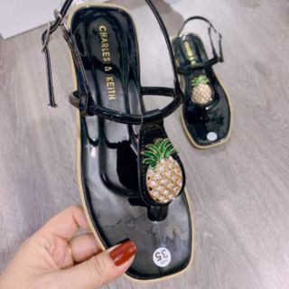 Sandal quả dứa