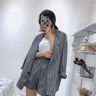 Set áo blazer và quần shorts
