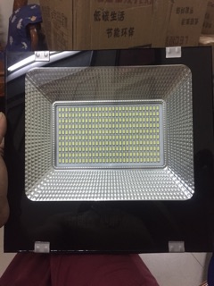 Đèn pha led 100w ,50W ánh sáng trắng , đèn led
