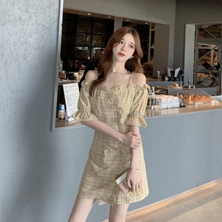 VÁY BÁNH BÈO HỞ VAI ĐÍNH NÚT