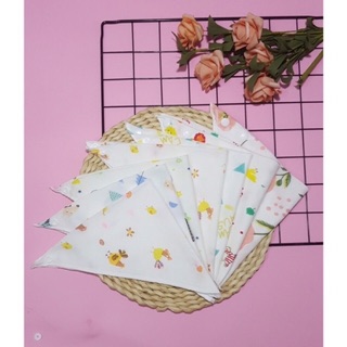 Khăn xô tam giác 4 lớp có 2 cúc chỉnh (1 chiếc)