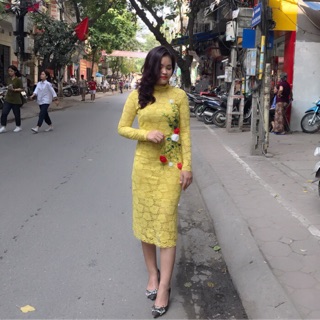 Váy ren thêu hoa