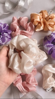 Cột tóc scrunchies vải phi bóng
