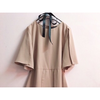 Đầm body tay lỡ xẻ tà
