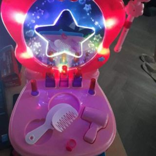 Đồ chơi bàn trang điểm Hello kitty