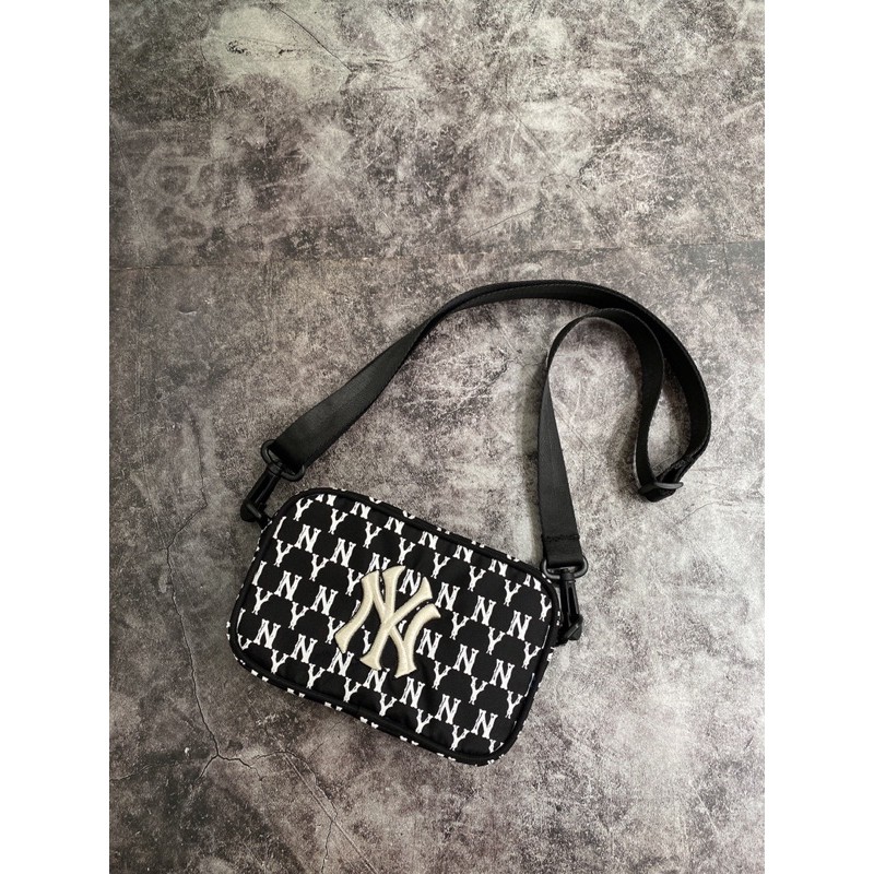 [Ảnh thật kèm video] Túi đeo chéo đen in logo | BigBuy360 - bigbuy360.vn