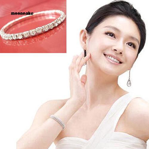 Vòng tay mạ bạc đính đá xinh xắn