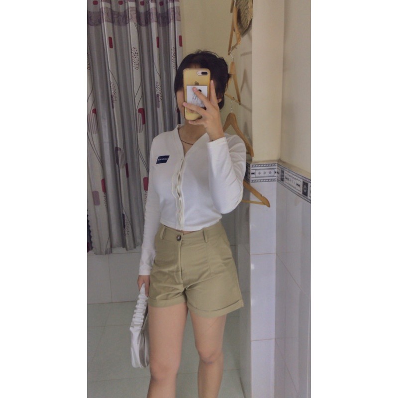 SET CROPTOP TRẮNG TAY DÀI & SHORT KAKI BE - STYLE KOREA