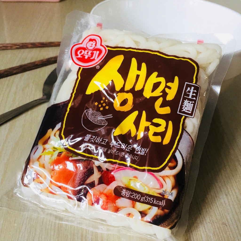 Mì tươi udon Sari Hàn Quốc gói 200G