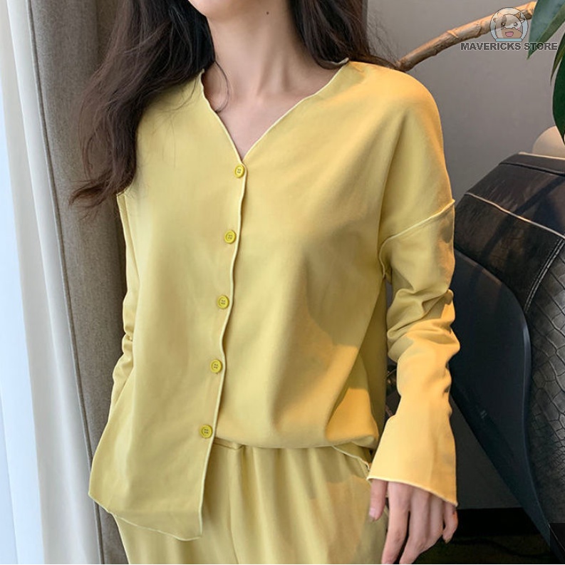 Bộ đồ ngủ tay dài màu sắc đơn giản dành cho nữ