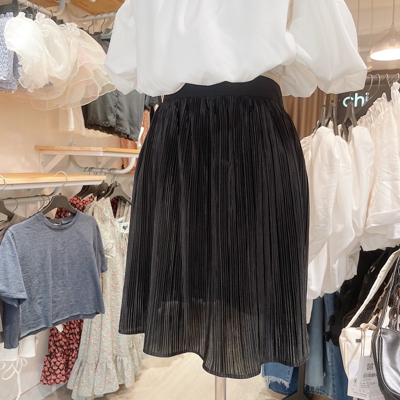 chân váy dập li màu đen dáng ngắn (CVN0044)