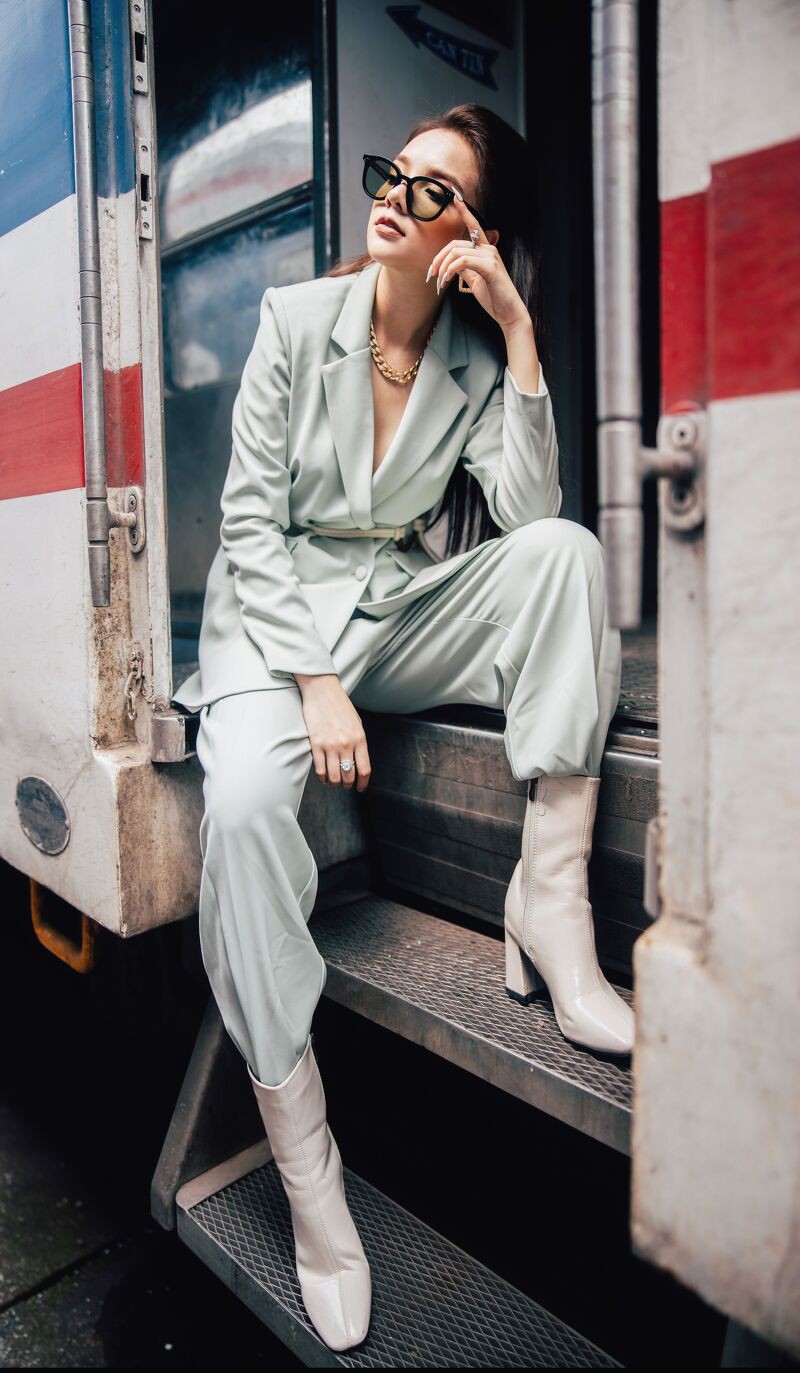 [Mã FAMALLT5 giảm 15% đơn 150k] CCHAT Áo blazer 2 túi dài tay | BigBuy360 - bigbuy360.vn