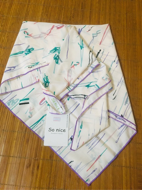 ÁO YẾM KHÔNG DÂY HOẠ TIẾT