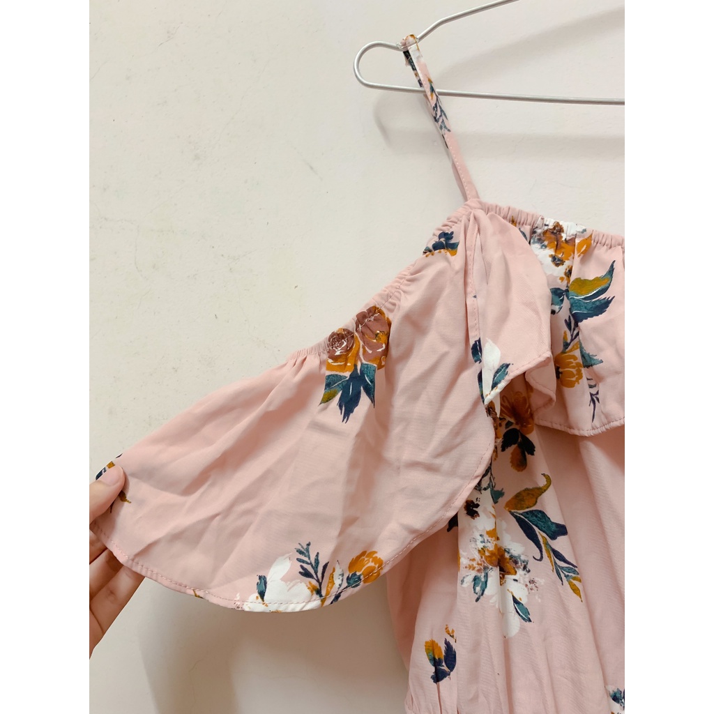 Pass Jumpsuit hoa ngắn trễ vai chất đẹp V32