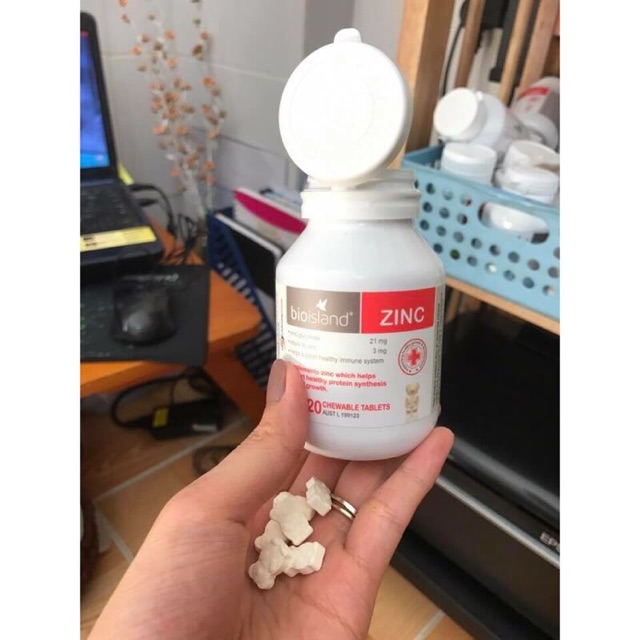 Bio Island Zinc là viên nhai bổ sung kẽm cho trẻ. Thông thường, mỗi ngày trẻ cần tới 10-15mg kẽm/ngày.