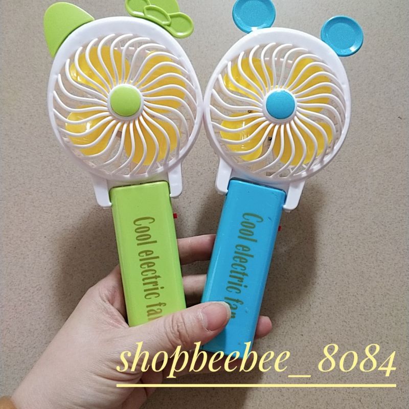 Đồ chơi Quạt Mini Cầm tay dùng pin tiểu AA + KÈM PIN