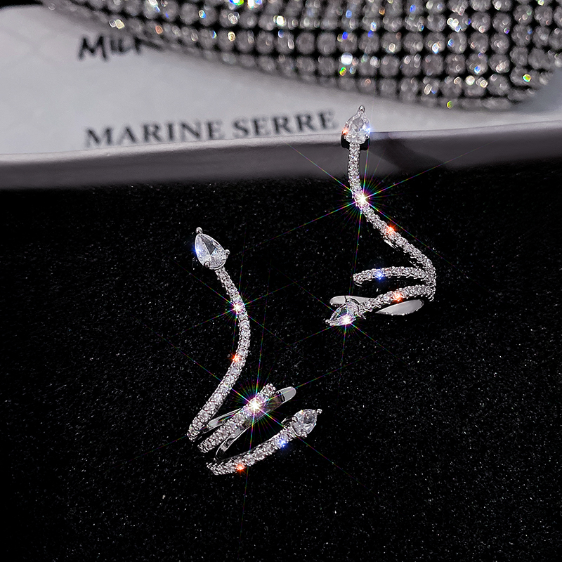 Khuyên Tai Hình Rắn Đính Đá Lấp Lánh Phong Cách vintage Hàn Quốc