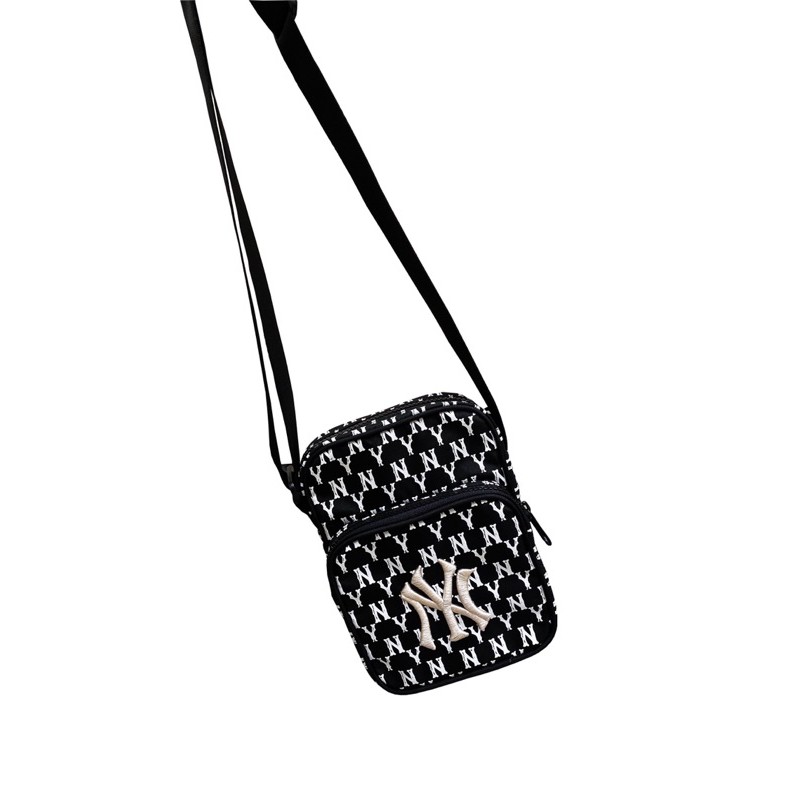 Túi đeo chéo đen Monogram mini bag