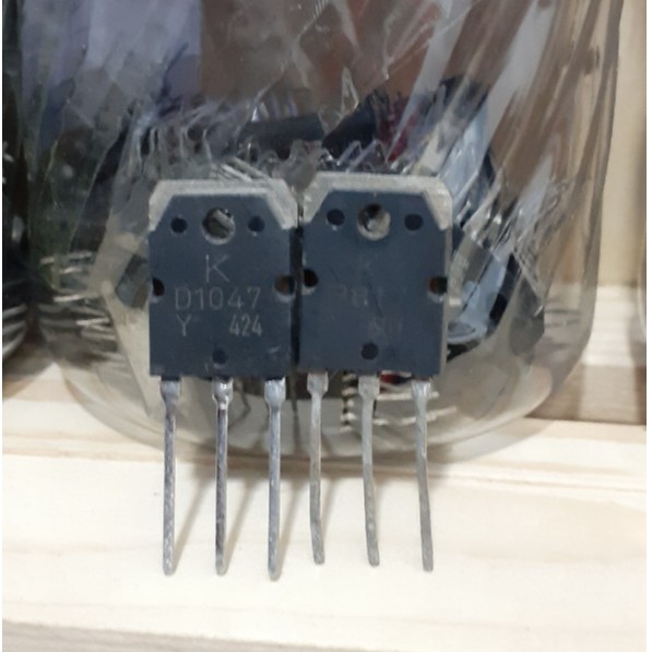 Cặp transistor  D1047, B817 tháo máy hàng tốt lưng đồng