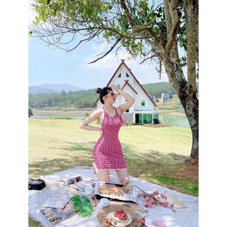 váy yếm Hồng dáng body