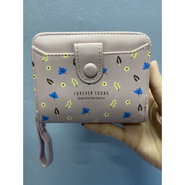 Pass ví cầm tay nhỏ