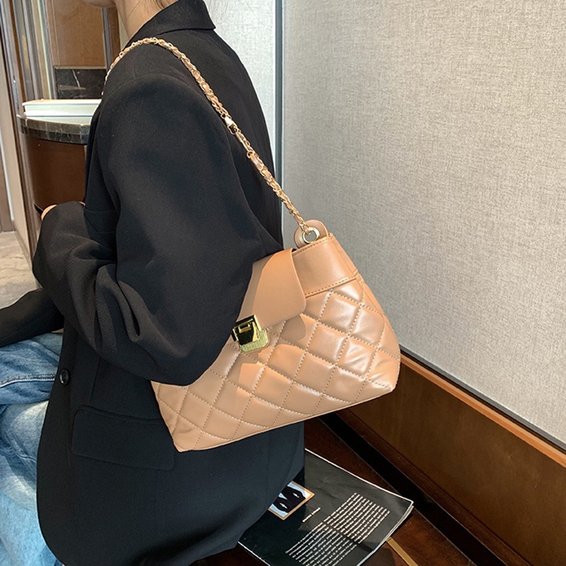 Túi xách IELGY sức chứa lớn đeo chéo vai kết cấu kim cương phối dây xích cho nữ