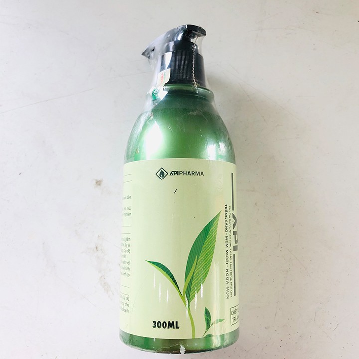 Sữa Tắm Thảo Dược API - Giúp Da Trắng Sáng, Mềm Mướt & Ngừa Mụn CHAI 300ML | BigBuy360 - bigbuy360.vn