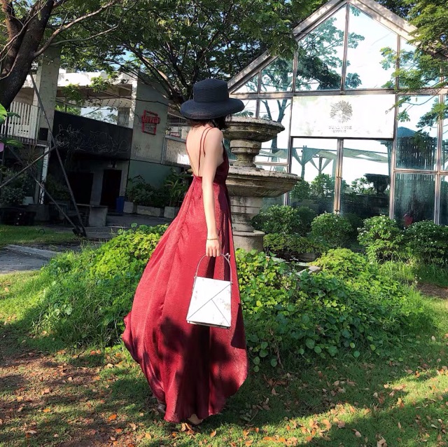 {Hàng đặt order }Váy maxi đi biển hở lưng dây mảnh độc đáo | BigBuy360 - bigbuy360.vn