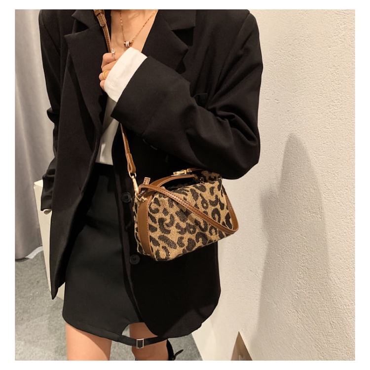 Túi xách hộp beo và harem khóa trên cao cấp