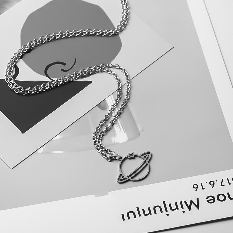 Dây Chuyền Thép Titan Mặt Hình Hành Tinh Phong Cách Hip Hop Cho Nam Nữ