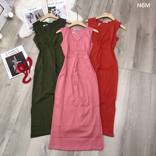 Đầm thun xoắn ngực phom ôm