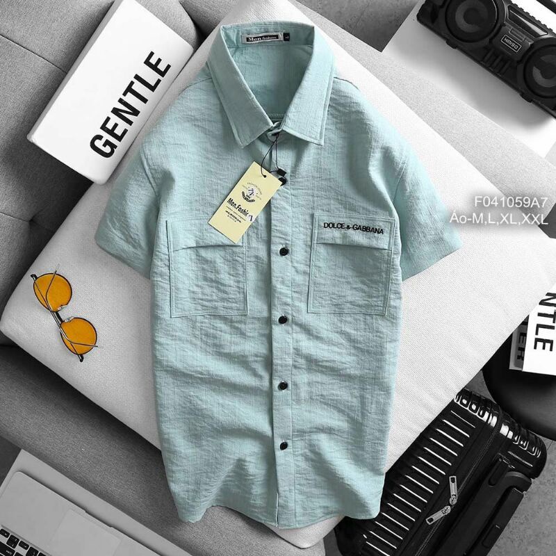 Áo sơ mi đũi hai túi tay ngắn!Chất liệu: đũiSize: M,L,XL,XXL