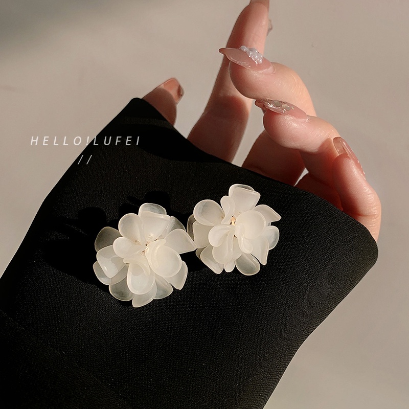 Khuyên tai phối mặt hình hoa xinh xắn cho nữ