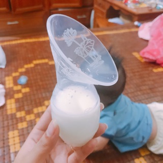 Phễu hứng sữa