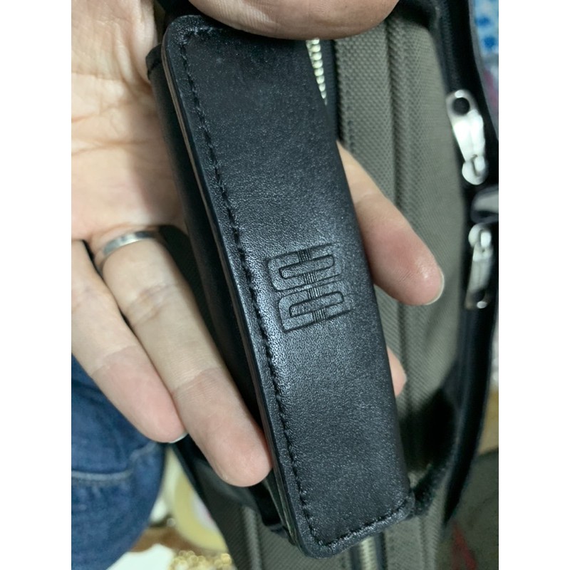 Thanh lý túi Laptop - Daks