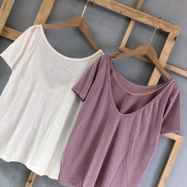 Áo phông xích xẻ V lưng độc lạ (kèm ảnh thật)