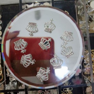 Vương miệng trang trí móng